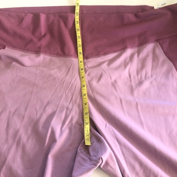 Old Navy Active Extra High-Waisted PowerChill Two-Tone Compression Leggings 4X - Picture 8 of 12